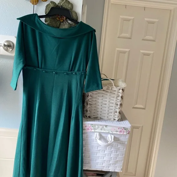 lindy bop green dress New Lindy Bop Retro Style Liberty Swing Dress in Emerald Green, Size U –  The Mustard Dandelion main image 1